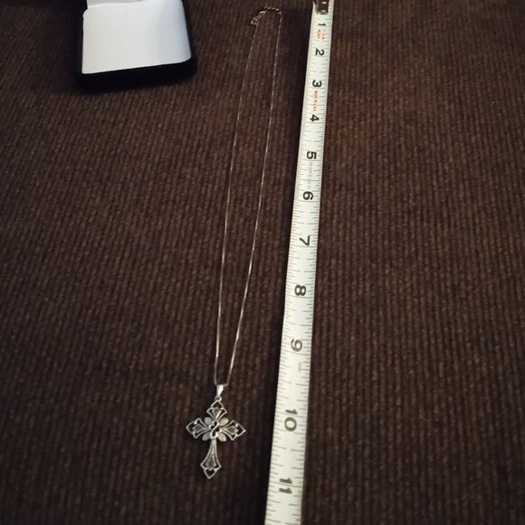 Kay Jewelry cross necklace - Picture 4 of 8